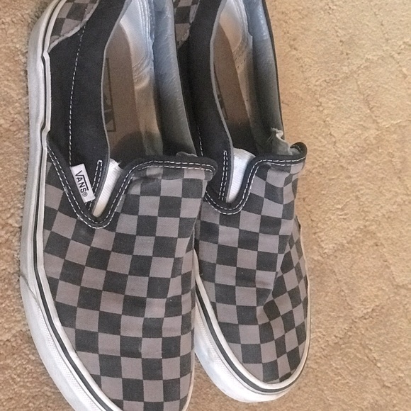 New almost never worn black checkered vans shoes - Picture 1 of 3
